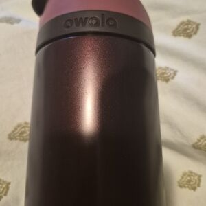 Owala Free Sip Insulated Stainless Steel 24 Oz Water Bottle Black Cherry